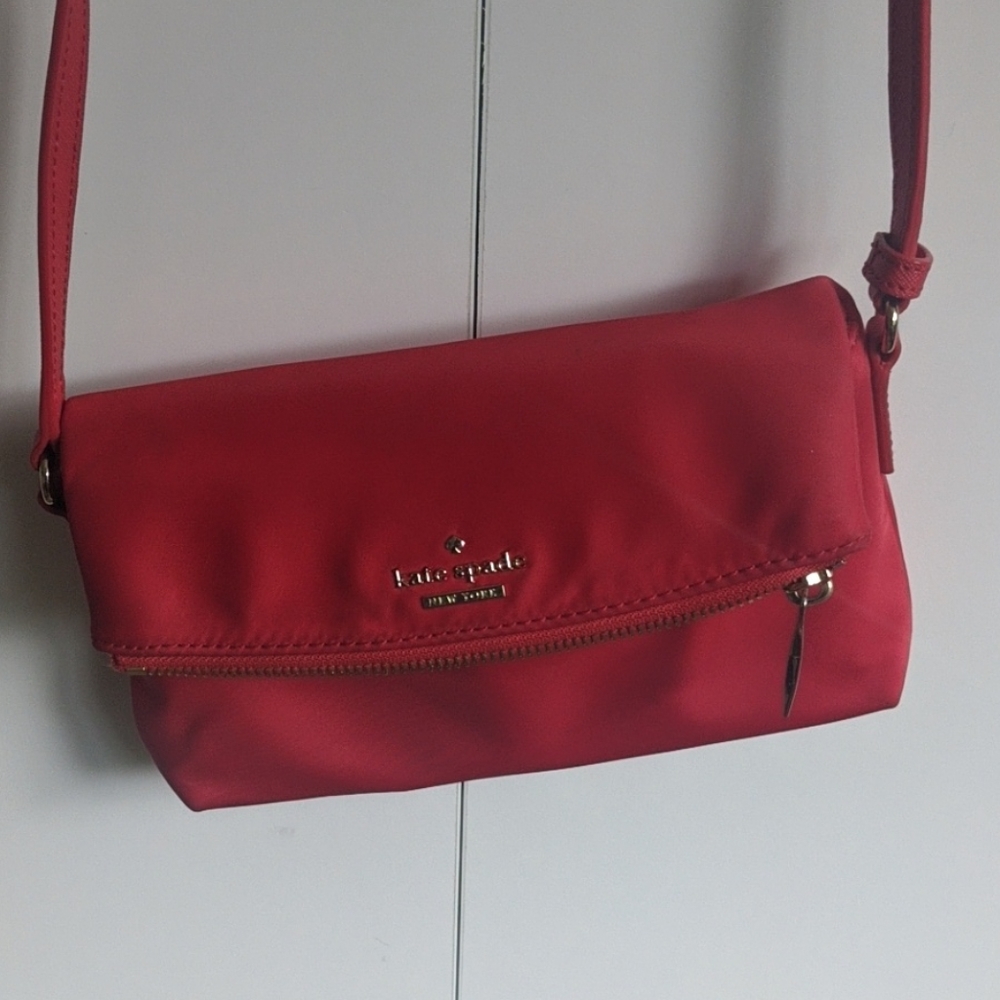 Small red Kate Spade crossbody